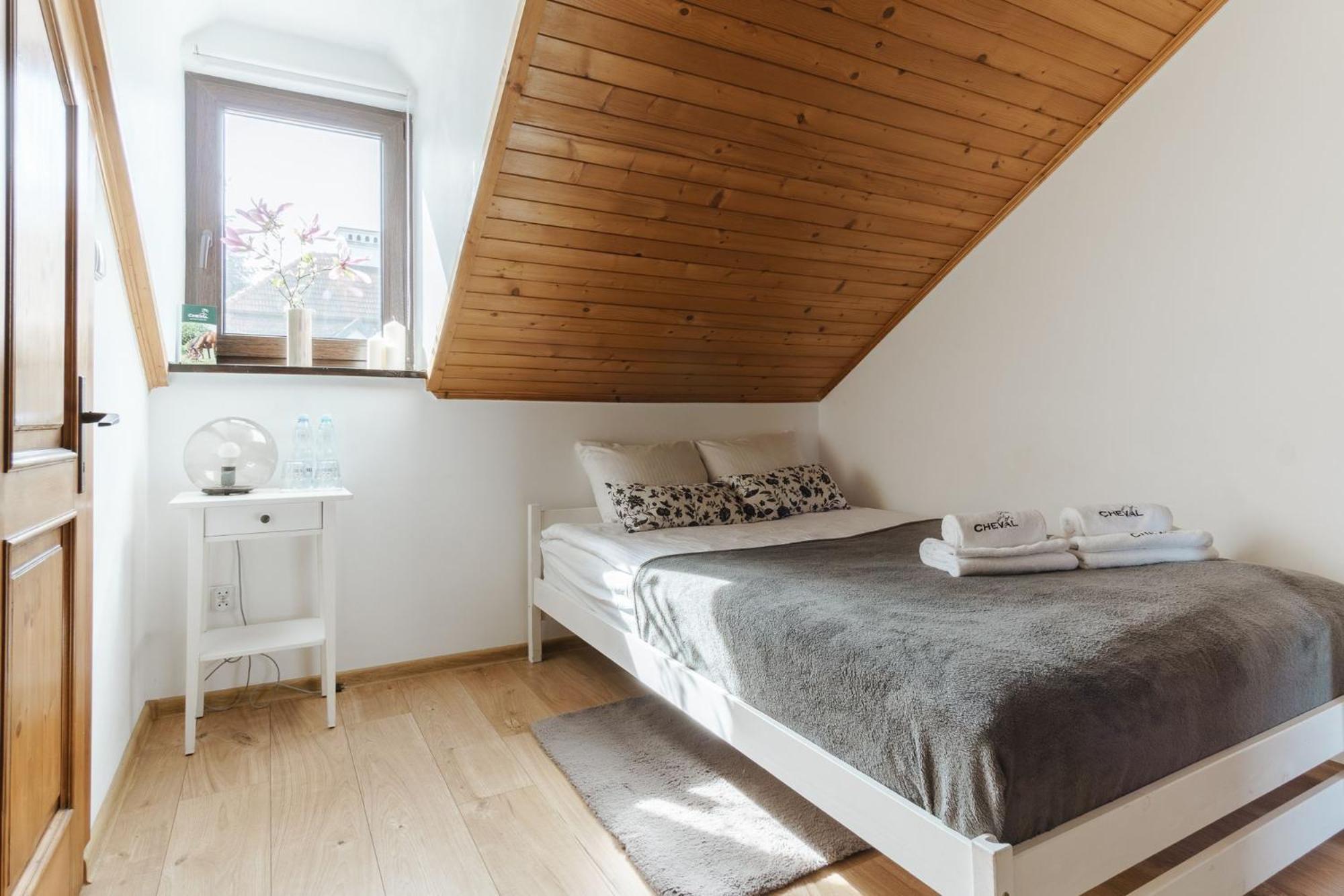 Pokoje Goscinne Cheval Krakau Buitenkant foto