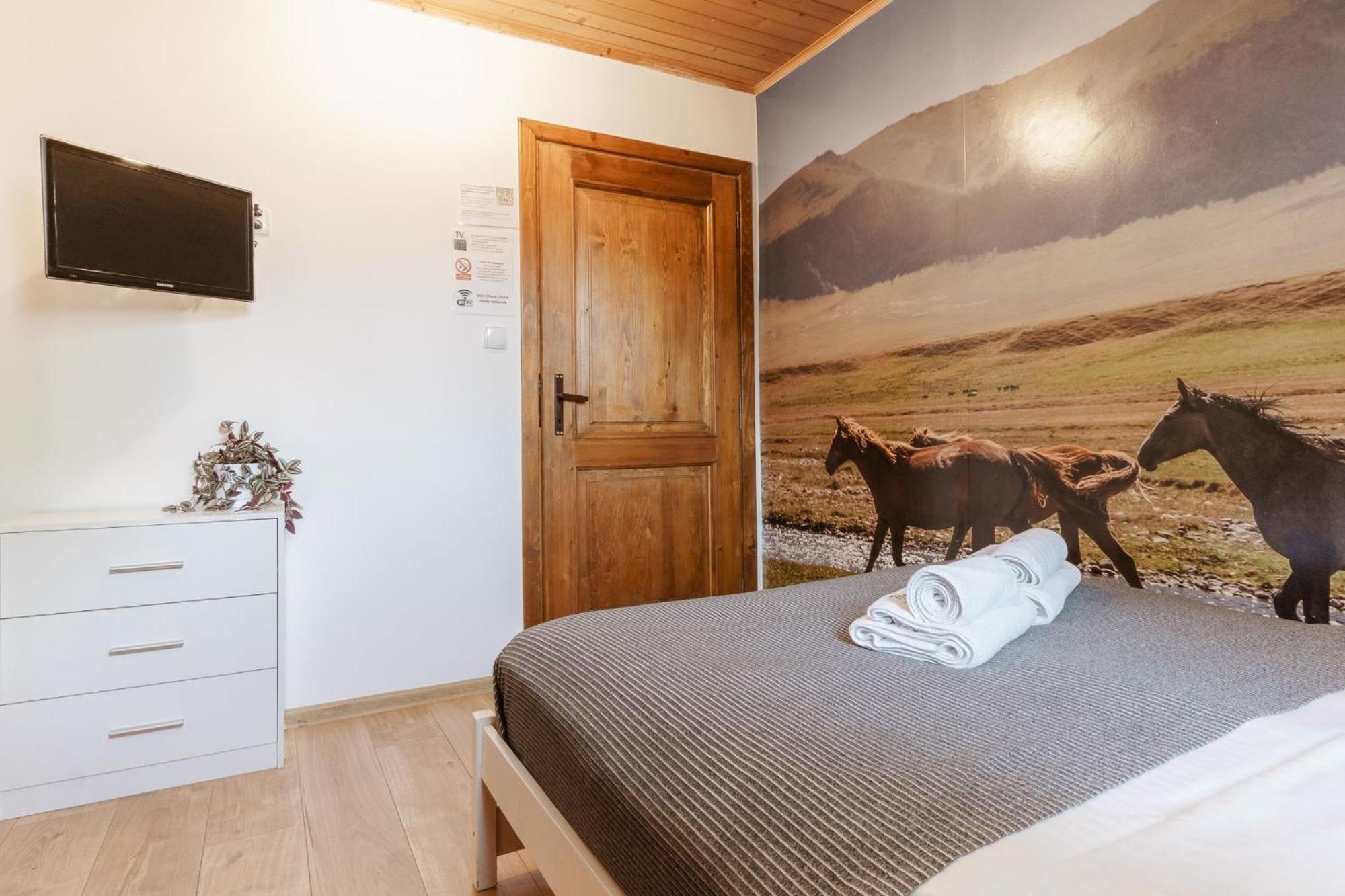 Pokoje Goscinne Cheval Krakau Buitenkant foto